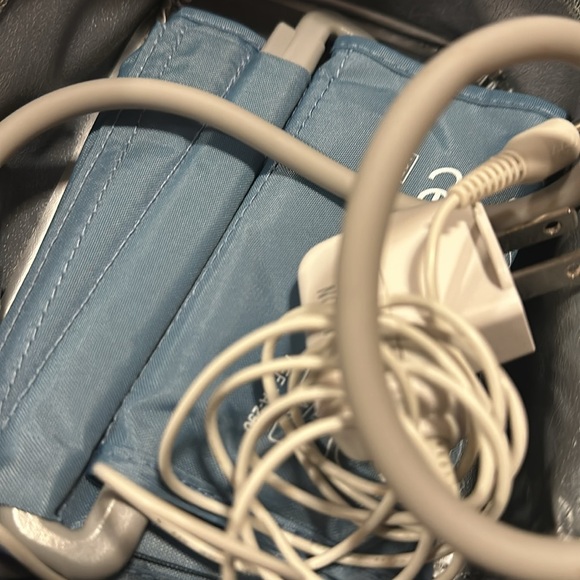 A&D Life Source BP Reader monitor machine and Cuff - Picture 3 of 4